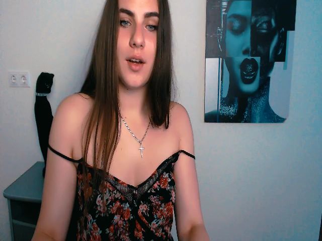 Live sex webcam photo for MollyKiss_ #255025946