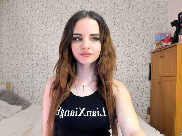 Live sex webcam photo for LedyMiya #241036386