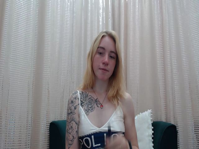 Live sex webcam photo for RedBerryy #256648953