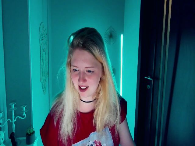 Live sex webcam photo for TinkerrBelll #262910691