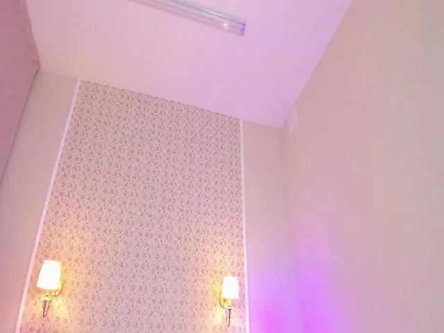 Live sex webcam photo for LeksWest #265489256