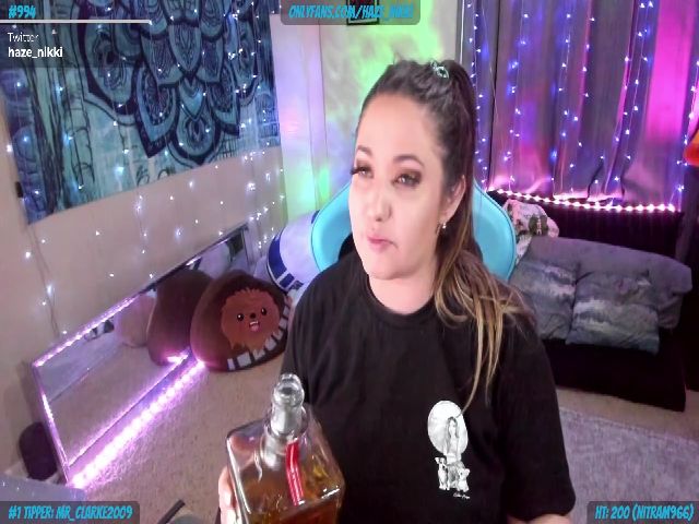 Live sex webcam photo for Nikki_Haze #260557351