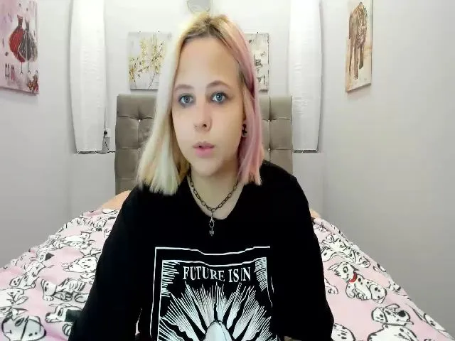 Live sex webcam photo for Helokit #260444305