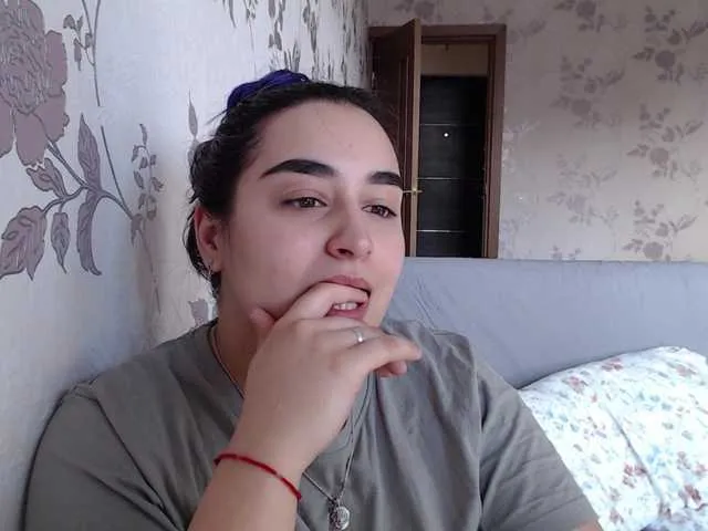 Live sex webcam photo for MilaLav #243400926