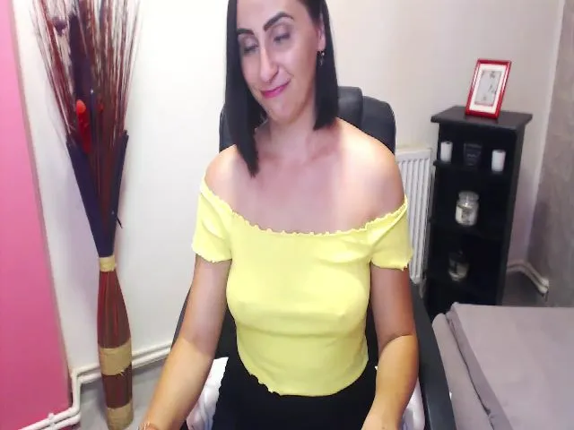 Live sex webcam photo for ElenaSworld #259757454