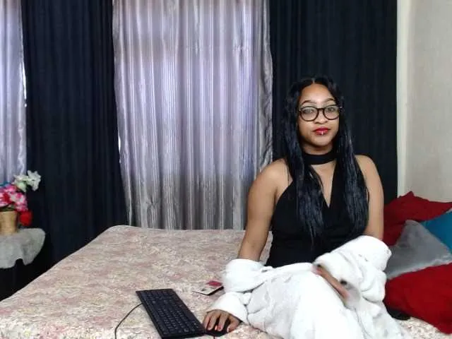Live sex webcam photo for Miafoxx #241296277