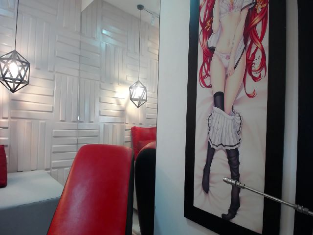 Live sex webcam photo for Anaiss_10 #255111200
