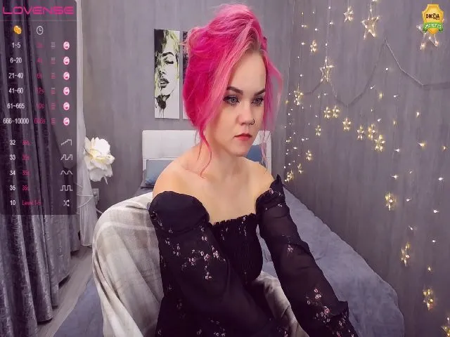 Live sex webcam photo for KerryBlair #255566691
