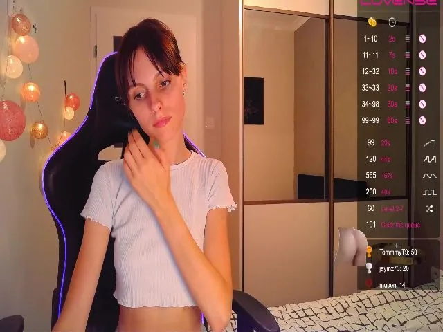 Live sex webcam photo for MulberryyBaby #262427801