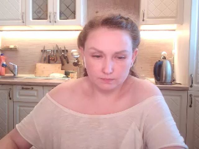 Live sex webcam photo for JaneGrey111 #252423069