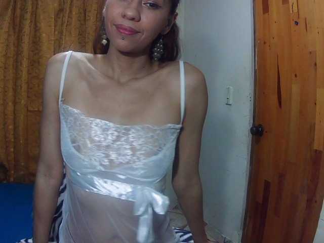 Live sex webcam photo for karolyn-13 #250735414
