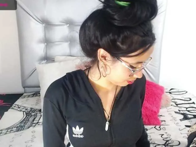 Live sex webcam photo for HaleyKim #241323458