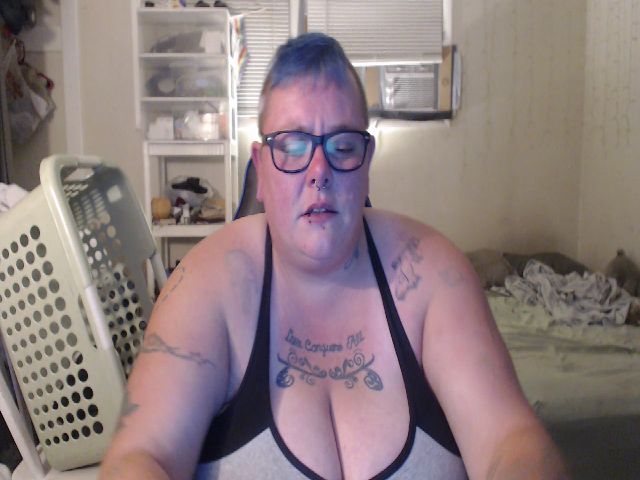 Live sex webcam photo for PunkChick420 #257382693