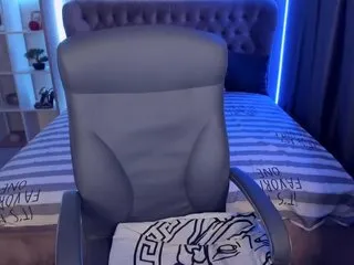 Live sex webcam photo for RayLenee #240775435