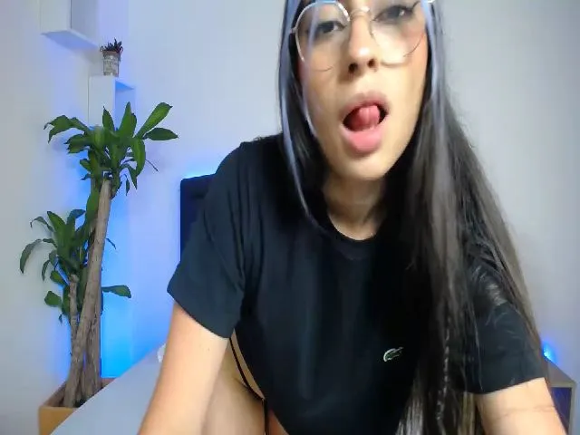 Live sex webcam photo for Mairerf #263148925
