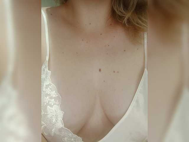 Live sex webcam photo for Djoli666 #260114796