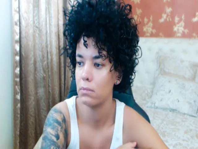 Live sex webcam photo for LaraAnne_ #256338130