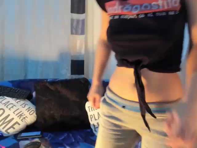 Live sex webcam photo for EllaRose29 #240959874