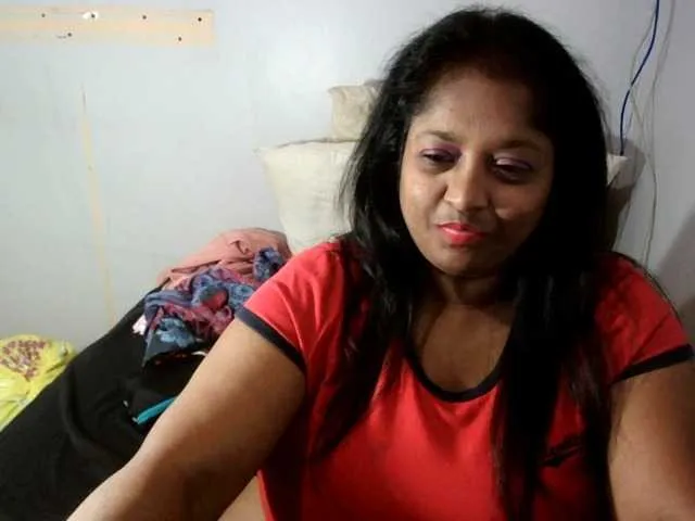 Live sex webcam photo for Indiantasha #287986082