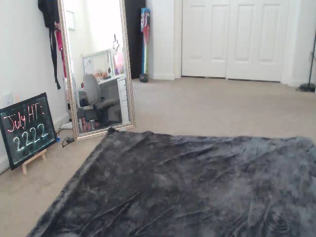 Live sex webcam photo for HollyLynnxo_ #260167925