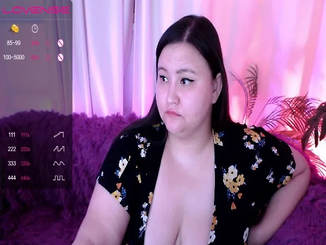 Live sex webcam photo for MinaMosss #256318678