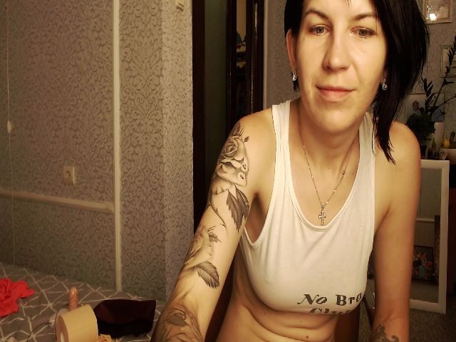 Live sex webcam photo for FragileFox #259390974