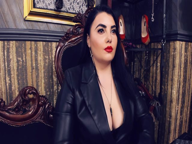 Live sex webcam photo for MelissaGlow #255990033