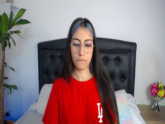 Live sex webcam photo for Mairerf #262092382