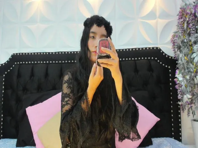 Live sex webcam photo for YoursLauren #252939918