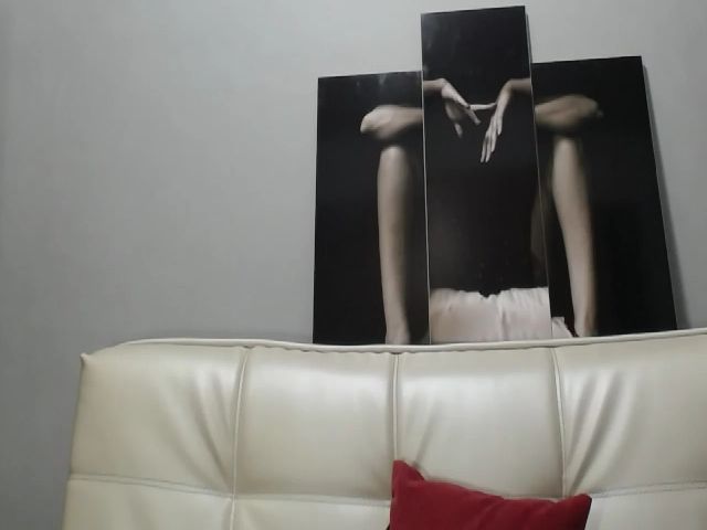 Live sex webcam photo for April_f #262263213