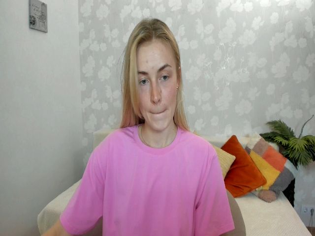 Live sex webcam photo for MissisRexa #254568772