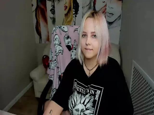 Live sex webcam photo for Helokit #259879644