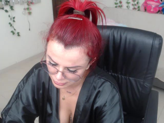 Live sex webcam photo for MILF_karol #257304659