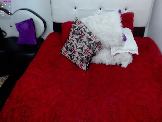 Live sex webcam photo for Arabelajoys #261902107