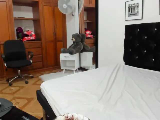 Live sex webcam photo for BIG_ASS_SWEET #255117171