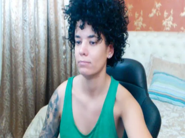 Live sex webcam photo for LaraAnne_ #258803678