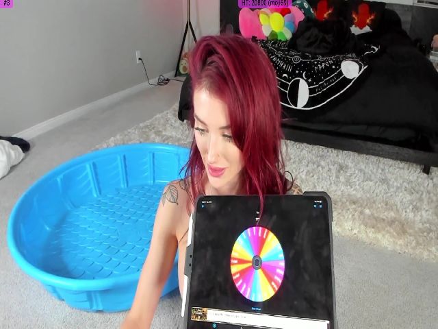 Live sex webcam photo for KasaraWood #261123924