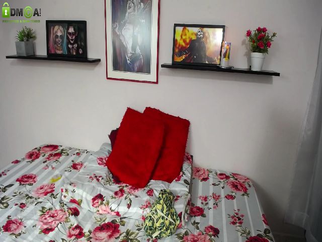 Live sex webcam photo for Bluefire_28 #254904726