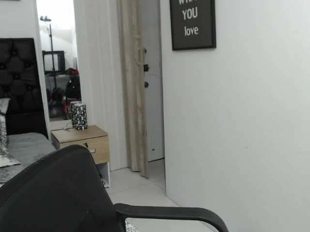 Live sex webcam photo for paolaih #241208866