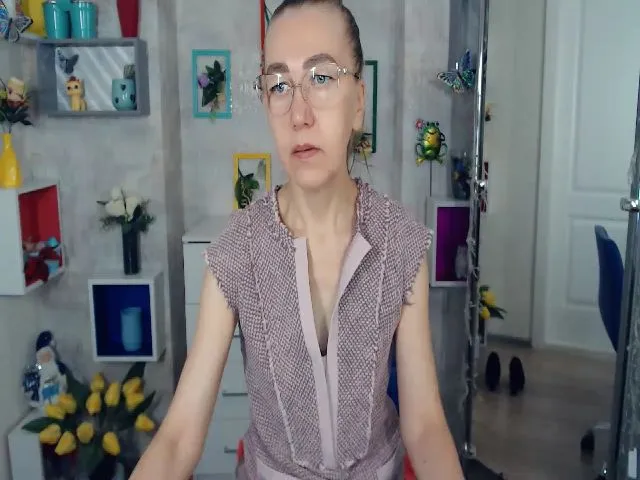 Live sex webcam photo for Greybunny #259875282