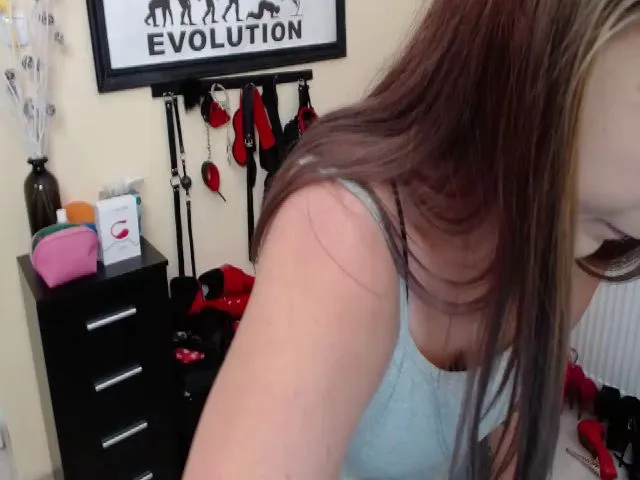 Live sex webcam photo for DREAMxLisa #254034246