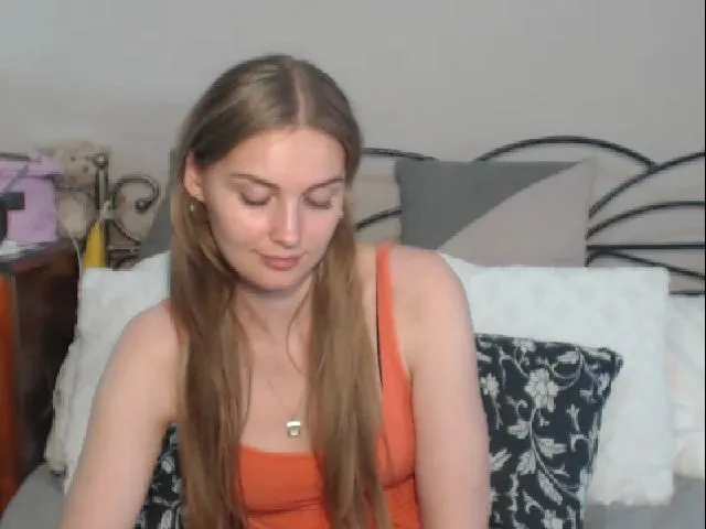 Live sex webcam photo for LarissaSexy25 #255685179