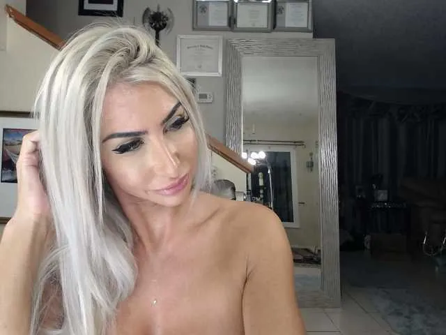 Live sex webcam photo for adrianna_fox #287953180