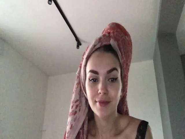 Live sex webcam photo for AdriaPretty #264141346