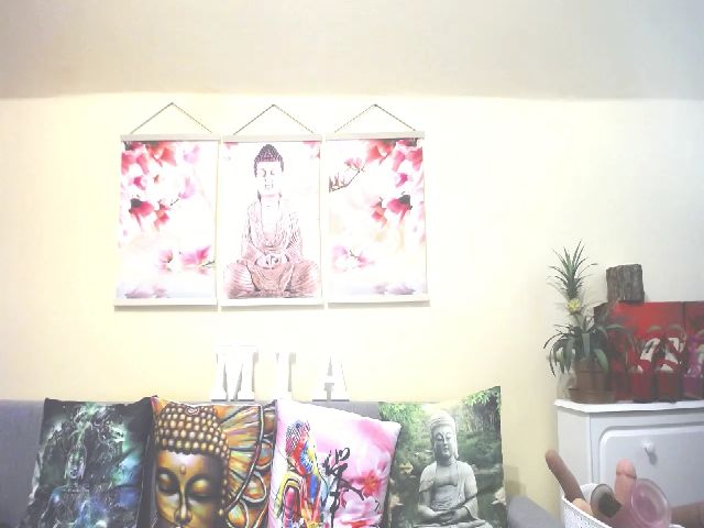 Live sex webcam photo for MiaMaxxx #256794825