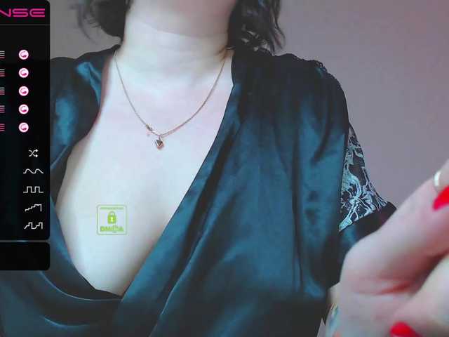 Live sex webcam photo for NewAnna #241391897