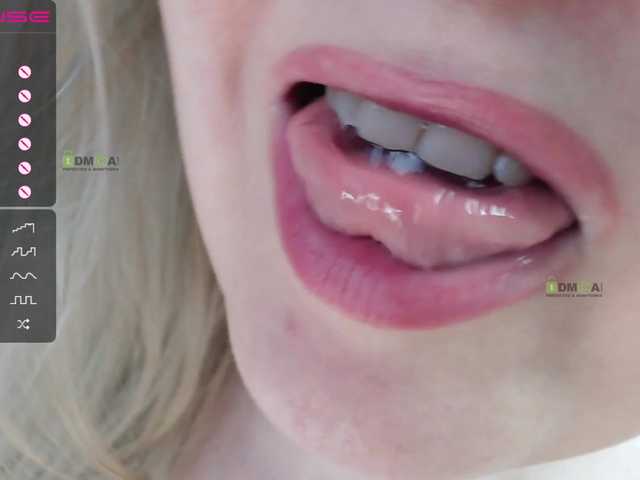 Live sex webcam photo for jeanne-2017 #241425996