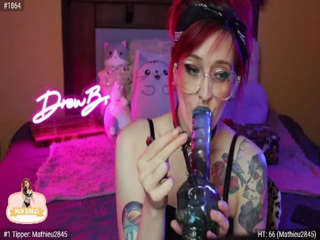 Live sex webcam photo for DrewBerries #252933184