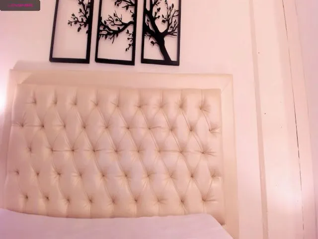 Live sex webcam photo for Mackenzie__20 #260512560