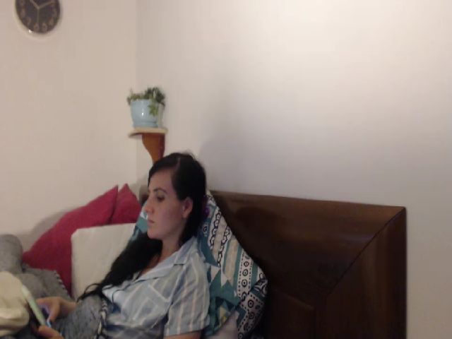 Live sex webcam photo for isabellazee2 #255209818